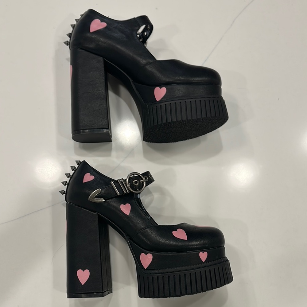 NEW Lamoda, Black and Pink Platform Mary Jane Shoes. NEVER WORN
